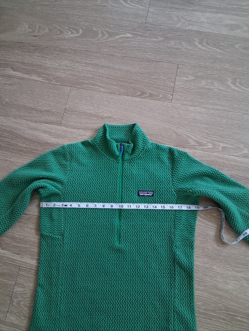 Patagonia W's R1 Air Zip Neck - Picture 13 of 16